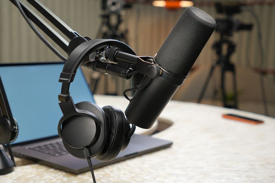 AI per podcast: trascrizione, note e clip con gli strumenti giusti