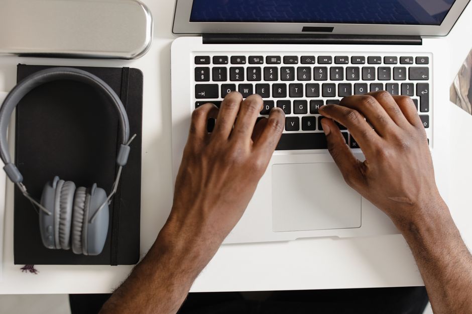 Trascrivere audio in testo: tutti i modi, gratis e a pagamento